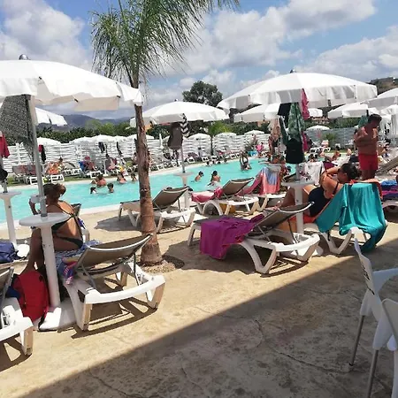 All'ombra Del Noce Oda ve Kahvaltı Catona Di Reggio Calabria