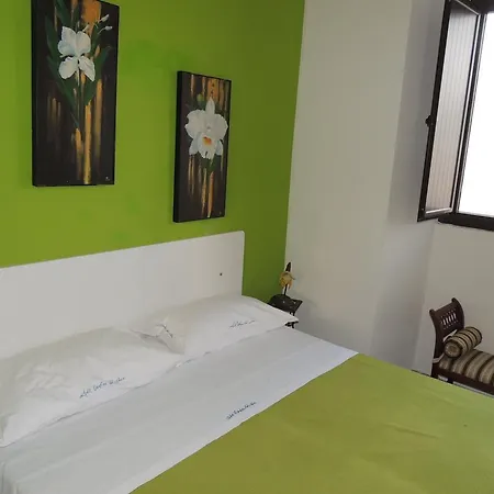 Oda ve Kahvaltı All'ombra Del Noce 3*