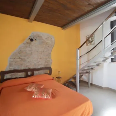 Oda ve Kahvaltı All'ombra Del Noce 3*