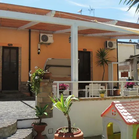 Oda ve Kahvaltı All'ombra Del Noce