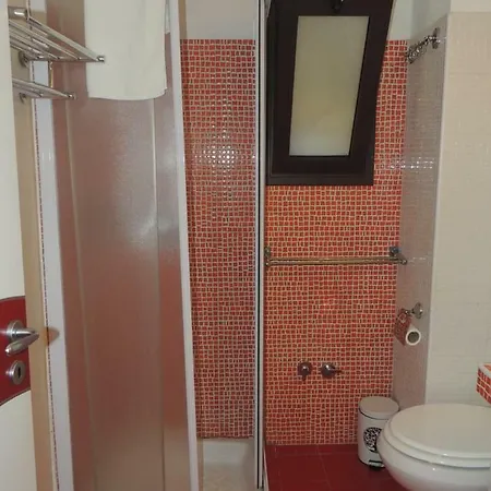 All'ombra Del Noce 3*