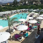 All'ombra Del Noce
