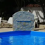 All'ombra Del Noce