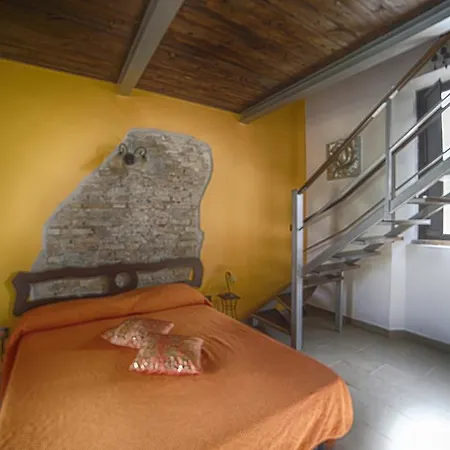 All'ombra Del Noce Frühstückspension Catona Di Reggio Calabria