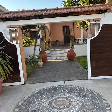 All'ombra Del Noce Oda ve Kahvaltı 4*