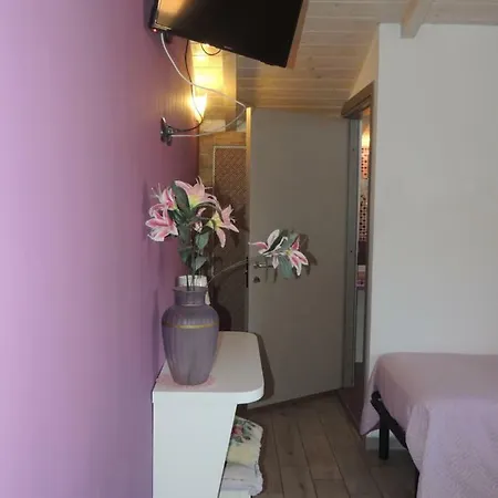 Frühstückspension All'ombra Del Noce 4*