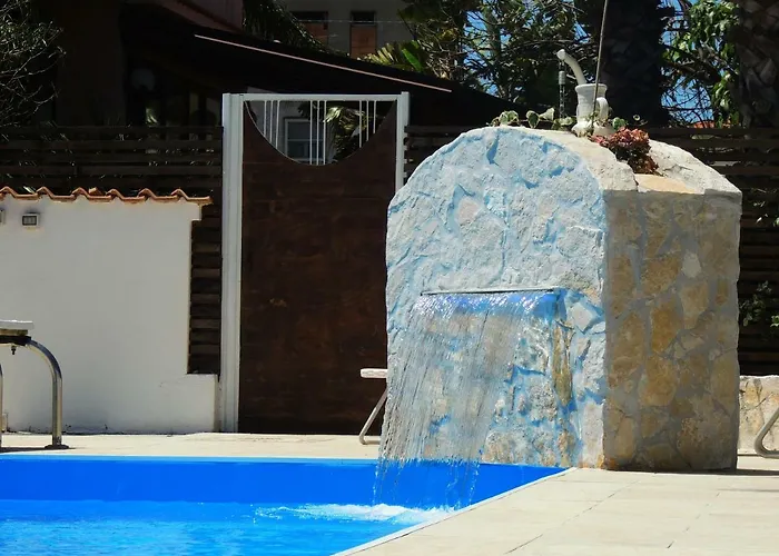 奥尔欧姆布拉德尔诺斯住宿加早餐旅馆 卡托纳