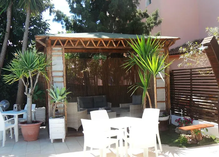 奥尔欧姆布拉德尔诺斯住宿加早餐旅馆 卡托纳